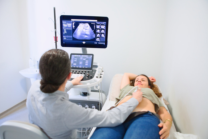 Medicus clinician performing an ultrasound consultation